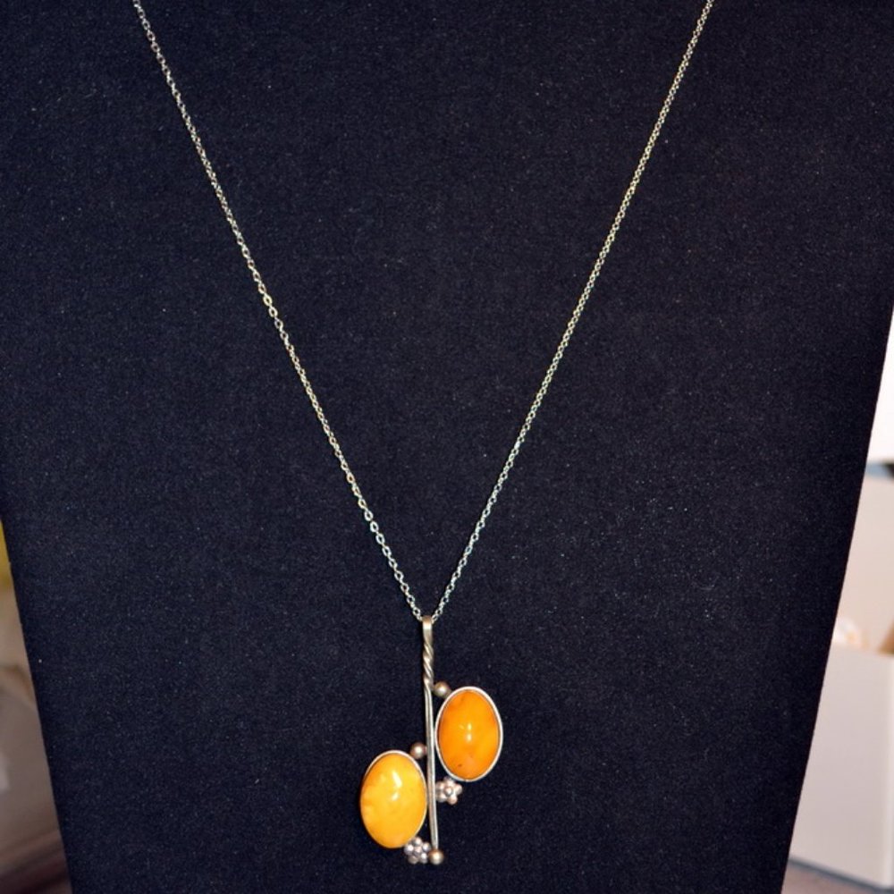 Cloudy Baltic Amber Pendant with Silver Tone Chain - Picture 6 of 8
